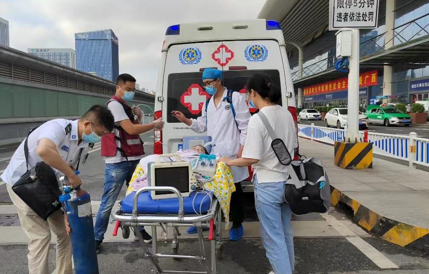 荥经县救护车出租公司